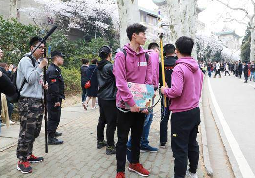 武大樱花5G直播 武汉大学樱花首次5G直播 一睹中华名校三月芳华(图)