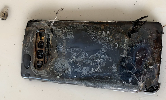 三星S10手机自燃 三星Galaxy S10手机充电自燃原因