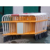 上海塑料铁马栏杆 核电站PVC绝缘护栏 化工厂铁马护栏