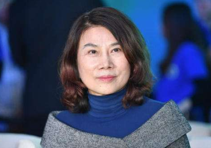 董明珠京东平台直播 成交额突破7.03亿元 新晋成为“带货女王”